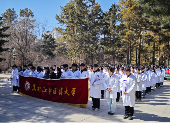 扬先烈精神 颂爱国情怀 我校师生开展清明节祭奠英烈活动
