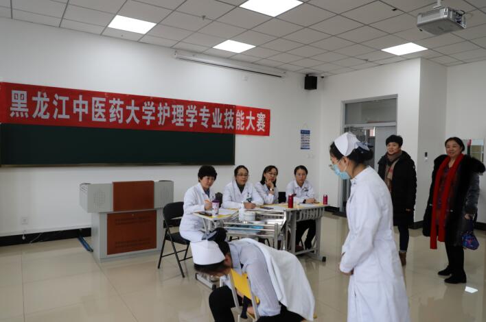 拔火罐操作比赛中