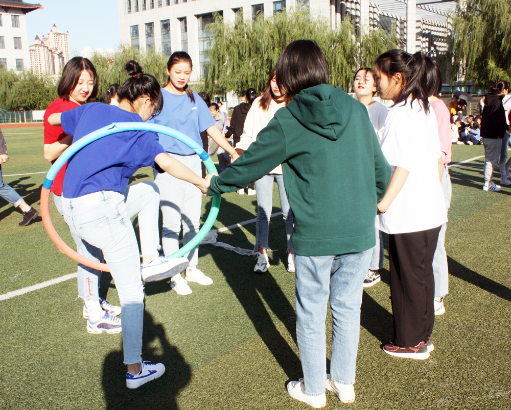 “一圈到底”比赛现场